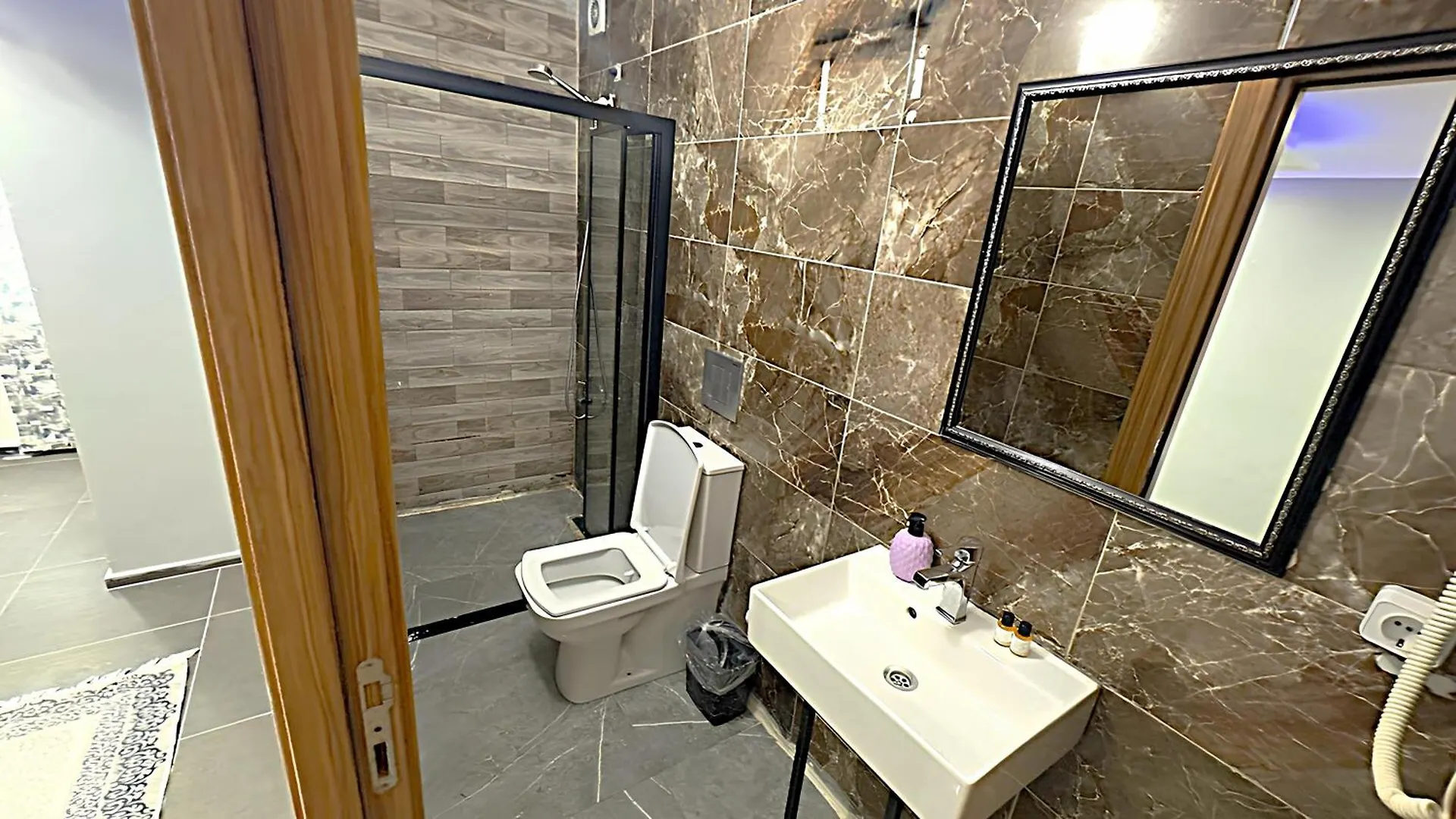 Grand Lara Hotel & Apartments Istanbul 0*,  Tyrkiet